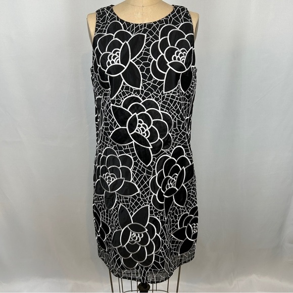 NEW Sachin + Babi Anthropology Black White Petalwork Embroidered Shift Dress 10 - Picture 3 of 14